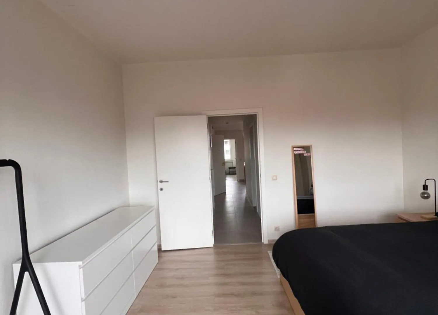 Cozy Feels, Central Vibes Antwerp Apartment